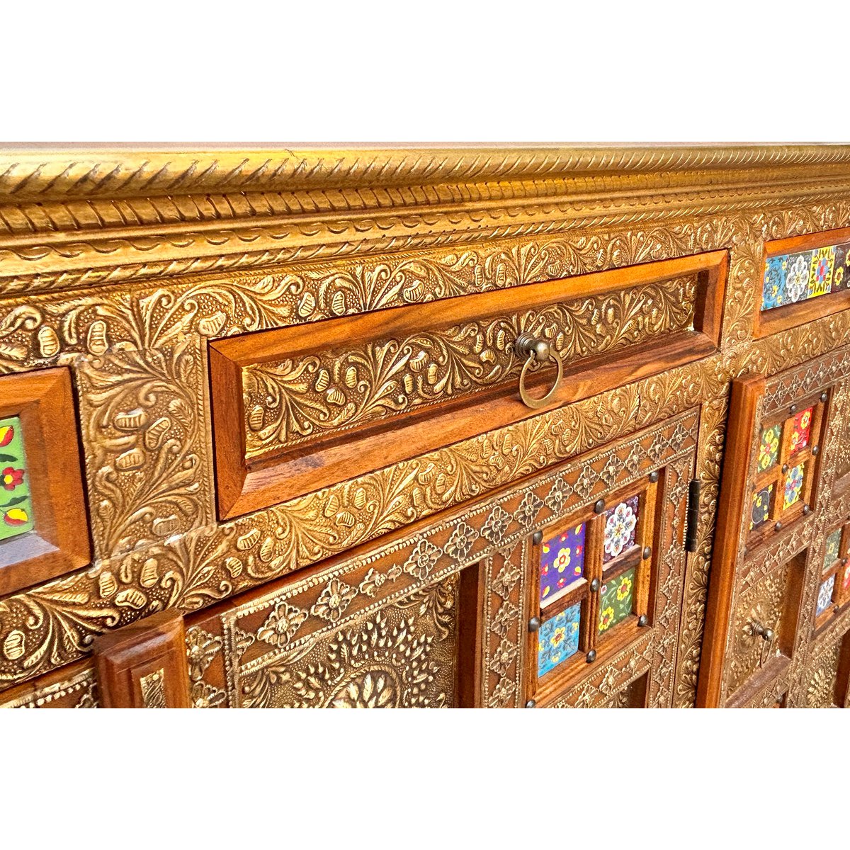 Dressoir, 3 deuren, 3 lades, acacia, metaal, kleurrijk