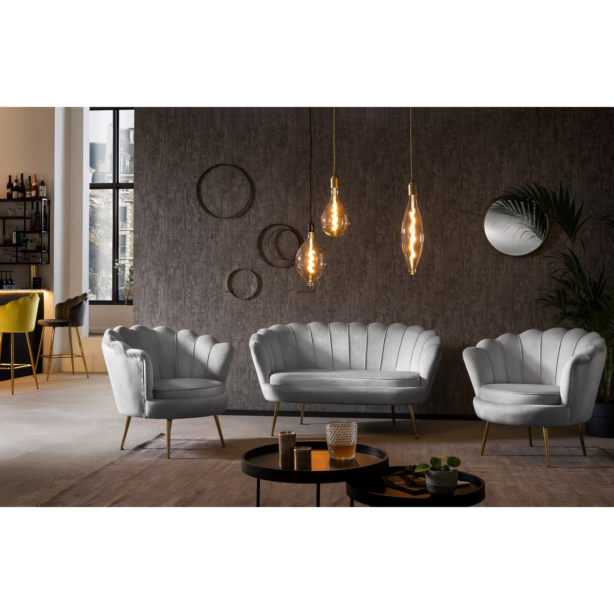Fluwelen schelp fauteuil in lichtgrijs