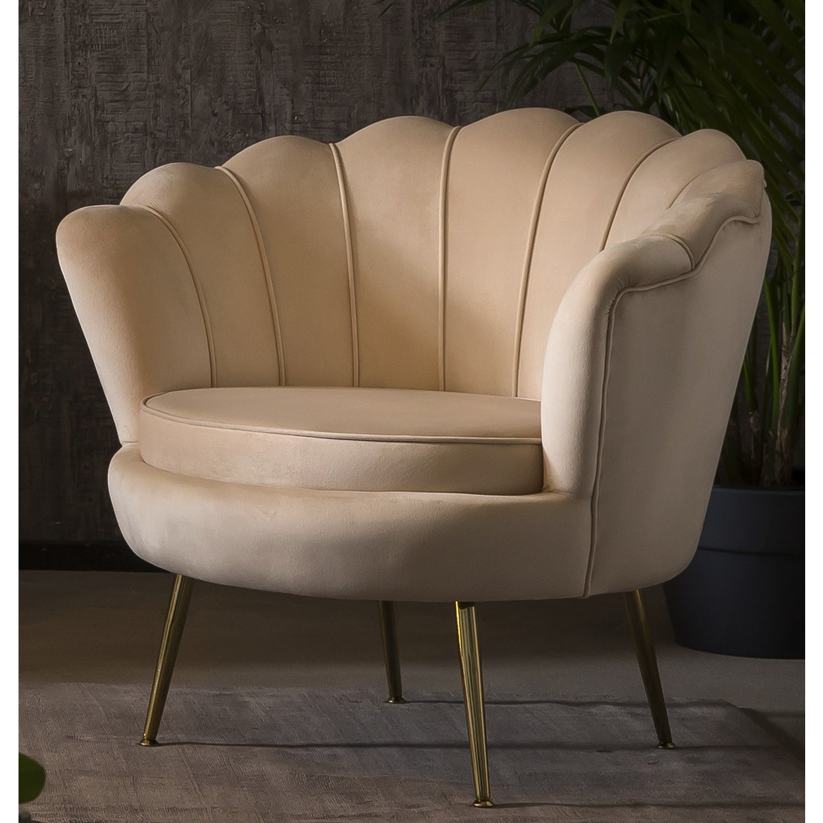 Shell fauteuil in beige fluweel