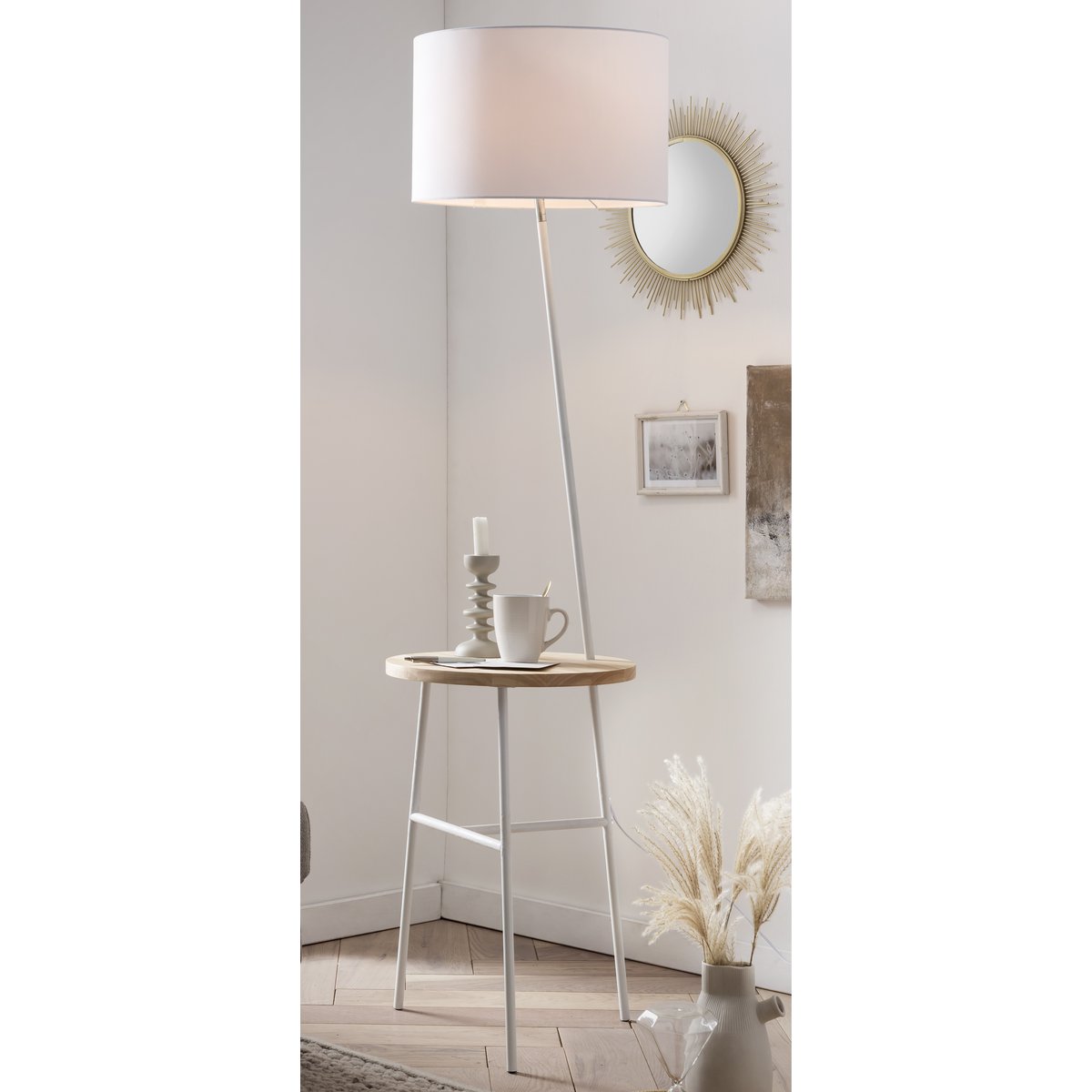 Vloerlamp met houten dienblad