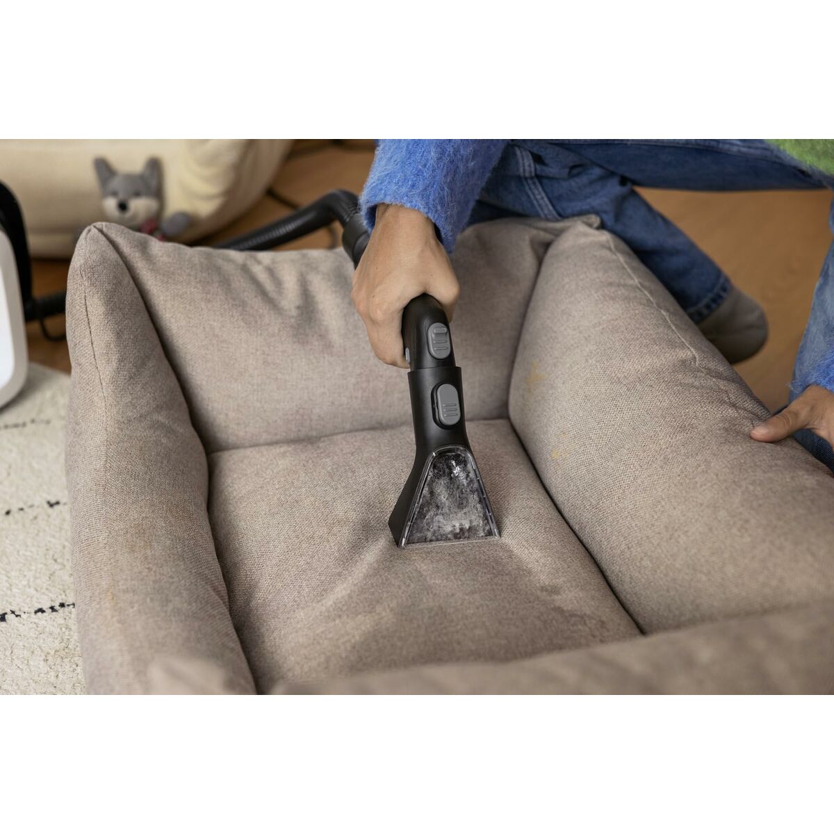 V3HA7F420ADDD642023752C0832E21BF276R7490467P5