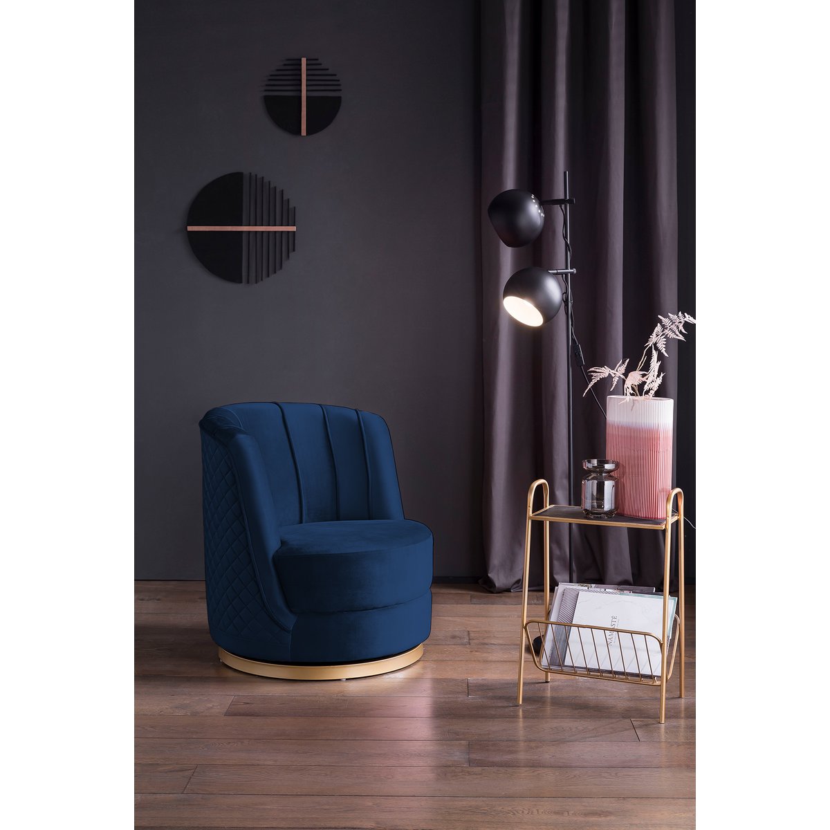 Donkerblauwe fluwelen draaifauteuil