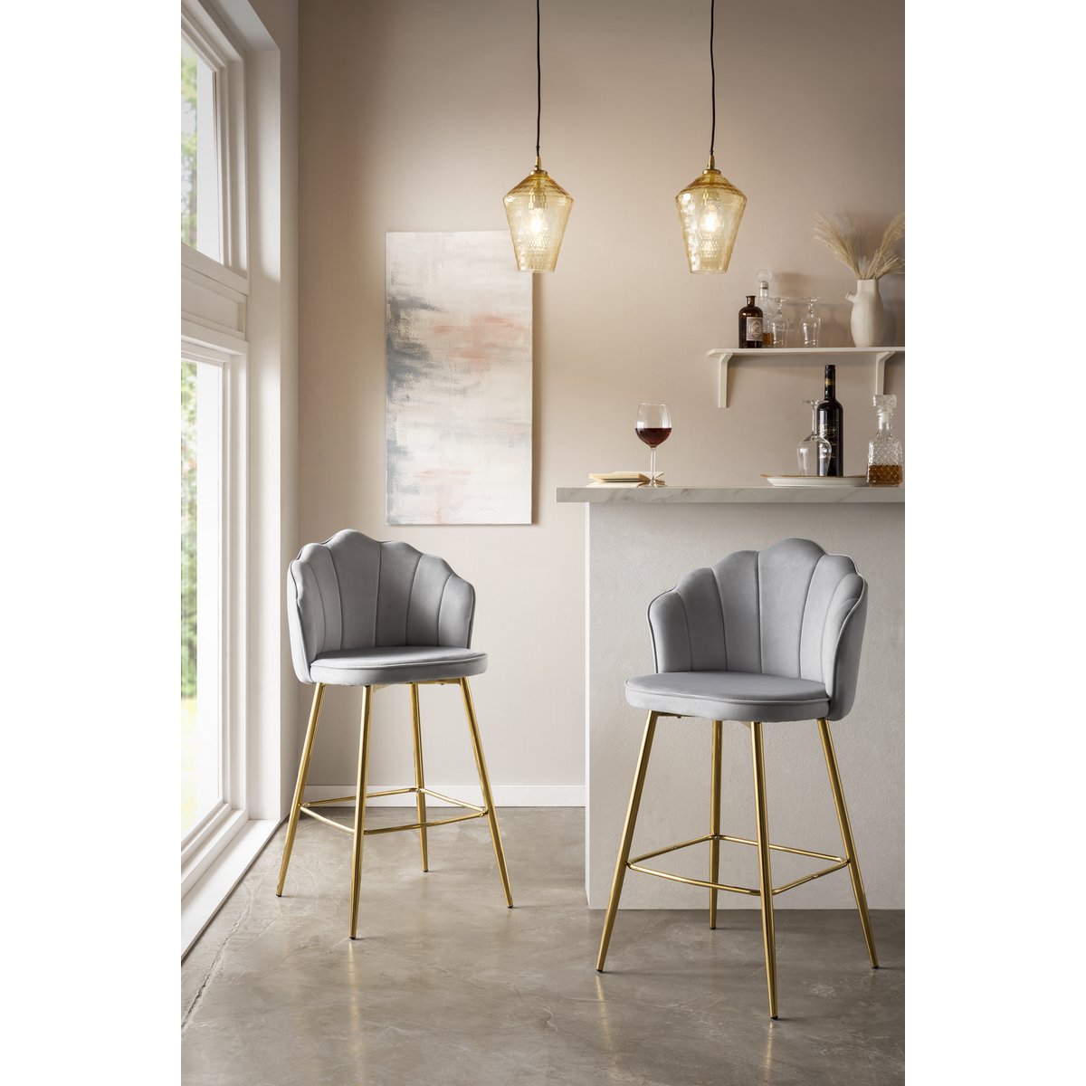 Set van 2 barkrukken met schelpdesign in lichtgrijs fluweel