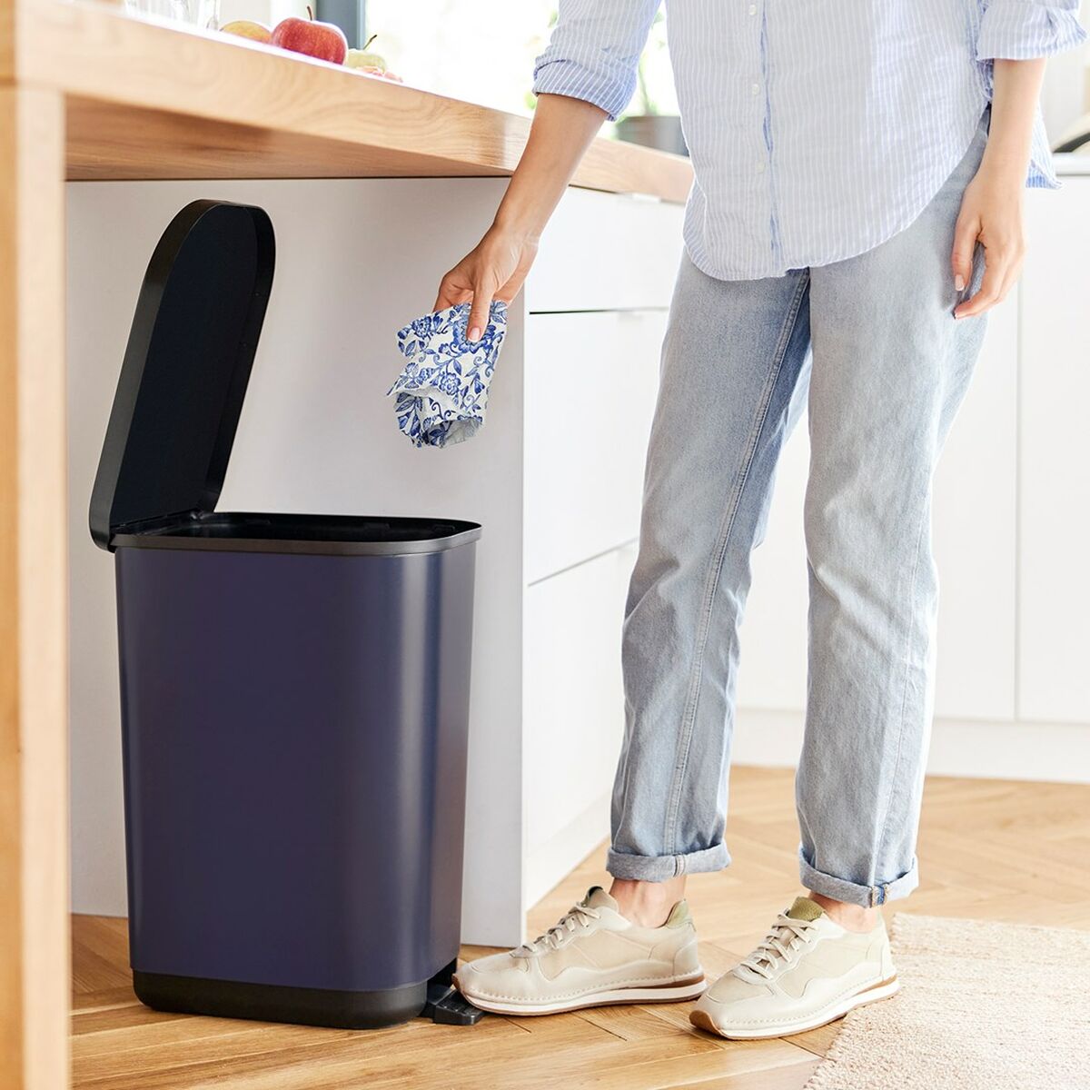 V4H9919C18B8F9E749D50476420D5DCA94AR5652326P7