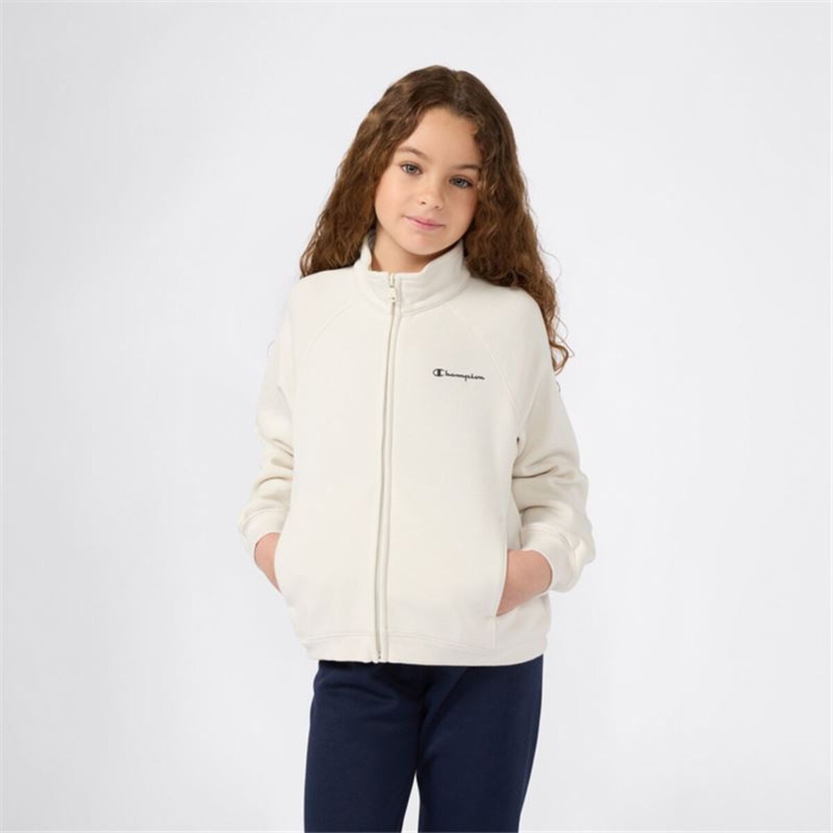 V2HF7EE485564D79C88D33DEFB59304E217R7642412P2