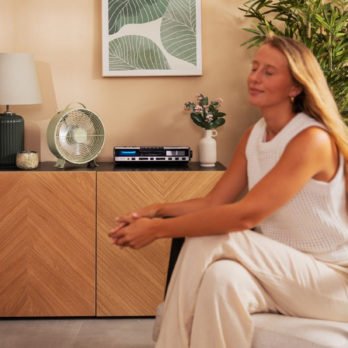 V4HA1656FD235CD7973A4FECA3677E0012FR5548179P4