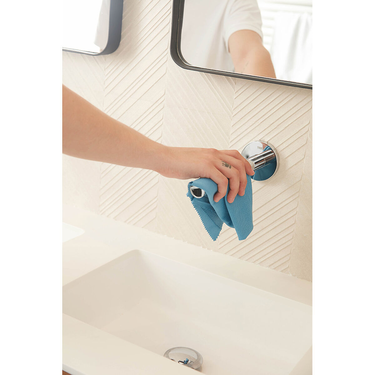 V5HCC78CD23F5885D7F50C233792CA82A49R5468722P5