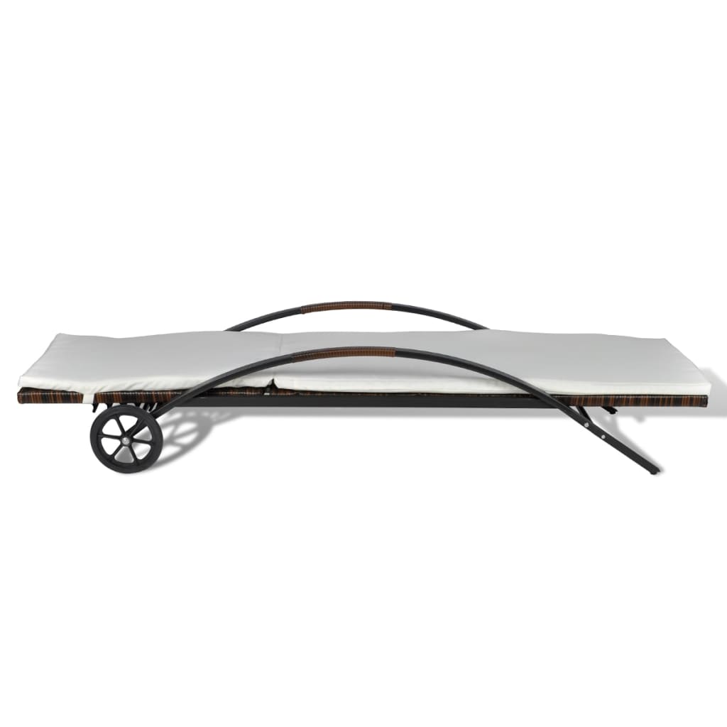 Ligbed met kussen en wieltjes poly rattan bruin