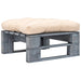 Tuinhocker met zandkleurig kussen pallet hout grijs