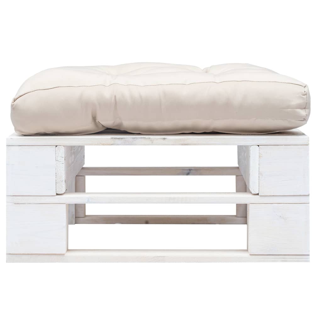 Tuinpoef met zandkleurig kussen pallet hout wit