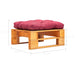 Tuinpoef met rood kussen pallet hout honingbruin