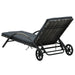 Ligbed met kussen en wielen poly rattan antraciet