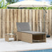 Ligstoelen 2 st met tafel beige poly rattan