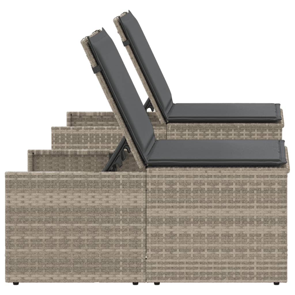 Ligstoelen 2 st met tafel lichtgrijs poly rattan
