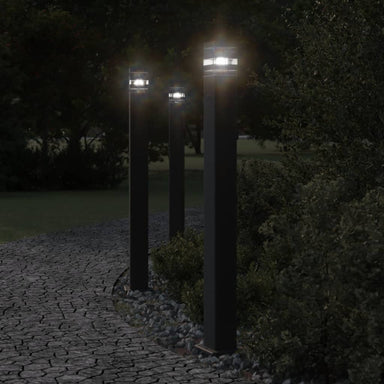 Vloerlamp voor buiten met stopcontact 110 cm aluminium zwart