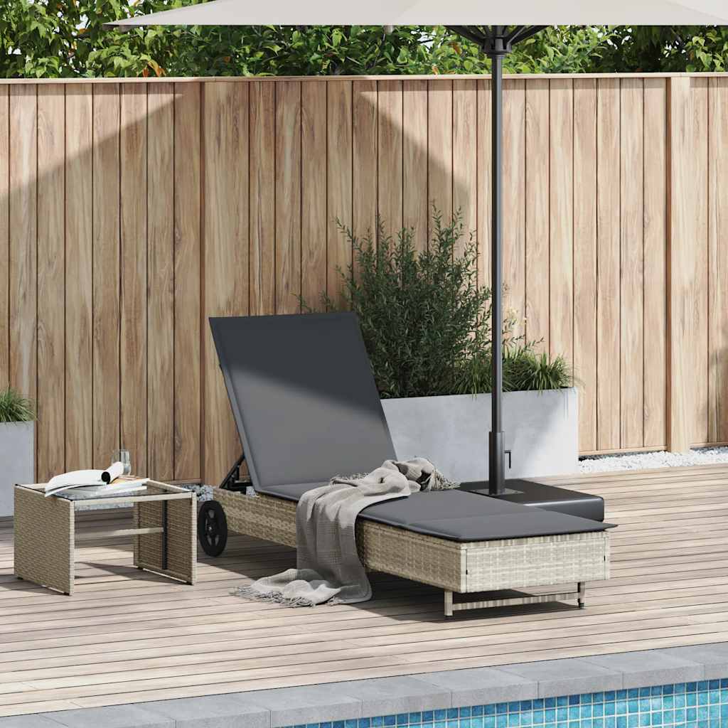 Ligbed met wielen en kussens poly rattan lichtgrijs