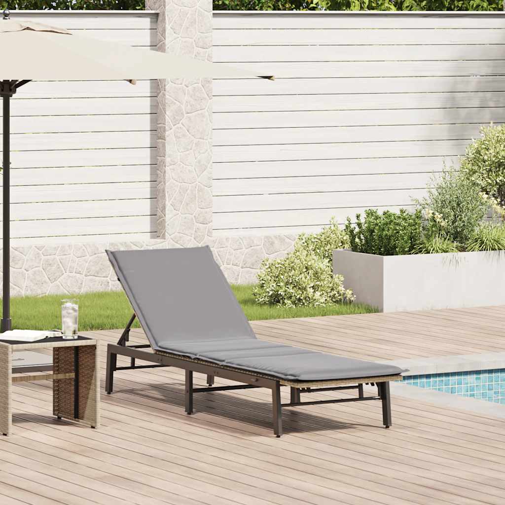 Ligstoel met kussen beige polyrotan