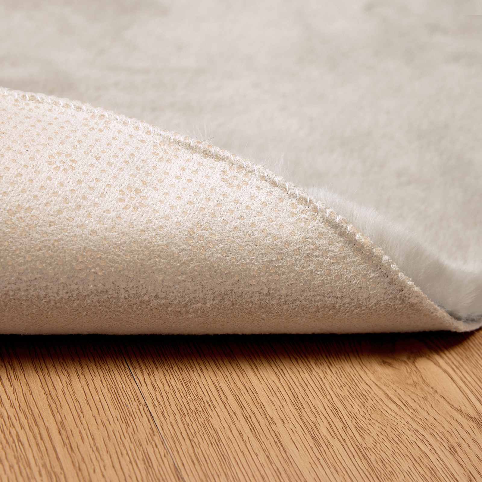 Antislip vloerkleed van imitatie konijnenbont OLITE Beige