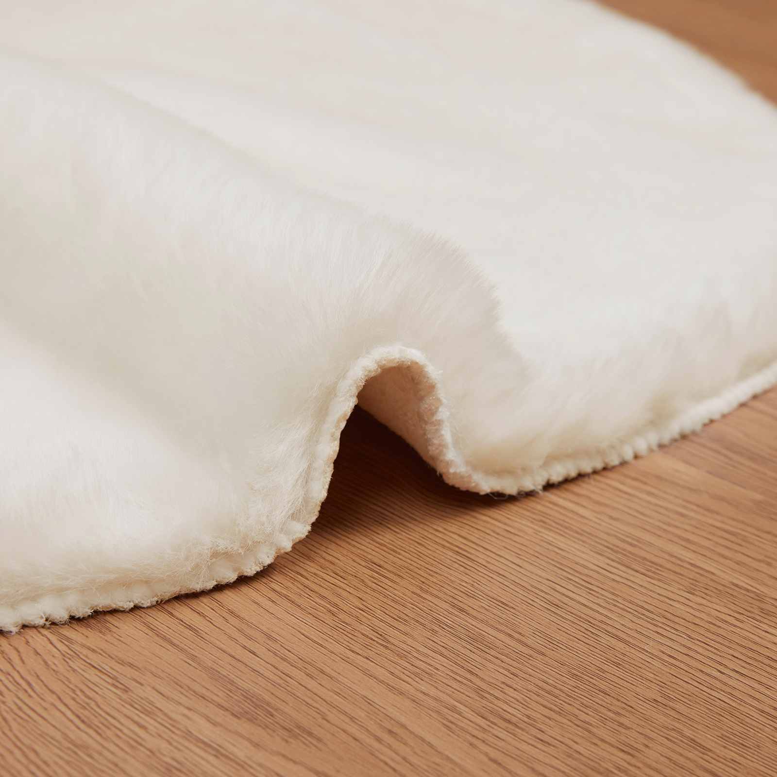 Antislip vloerkleed van imitatie konijnenbont OLITE 50 x 80 cm