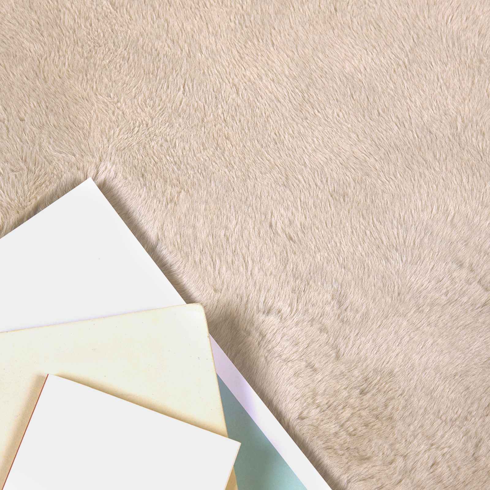 Antislip vloerkleed van imitatie konijnenbont OLITE Taupe