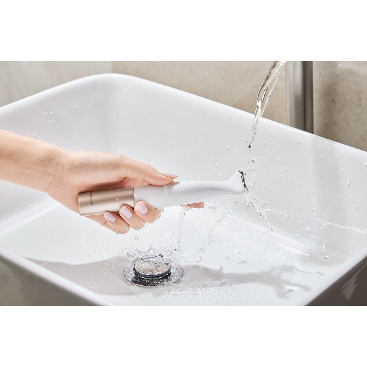 V4H02A9C4DD3921A2DF9BF9585BFB2F1653R5586734P3