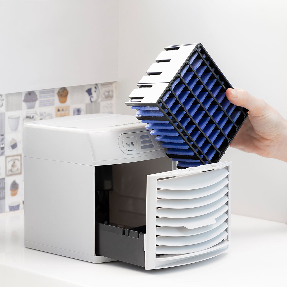 Draagbare mini-verdampingsairconditioner met LED-licht Freezyq+ InnovaGoods