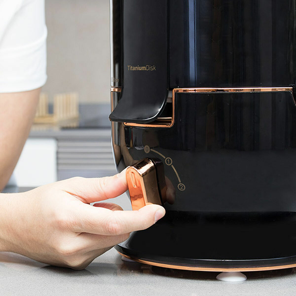 V16H45733B8E9D097555F41A1661FA2BD561R6936202P3