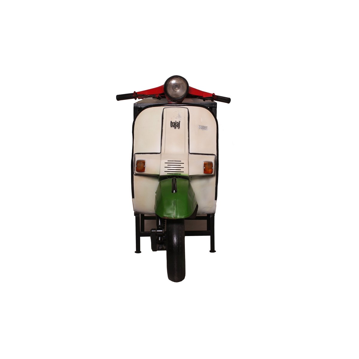 Bartafel "Italië" gemaakt van een gerecyclede scooter