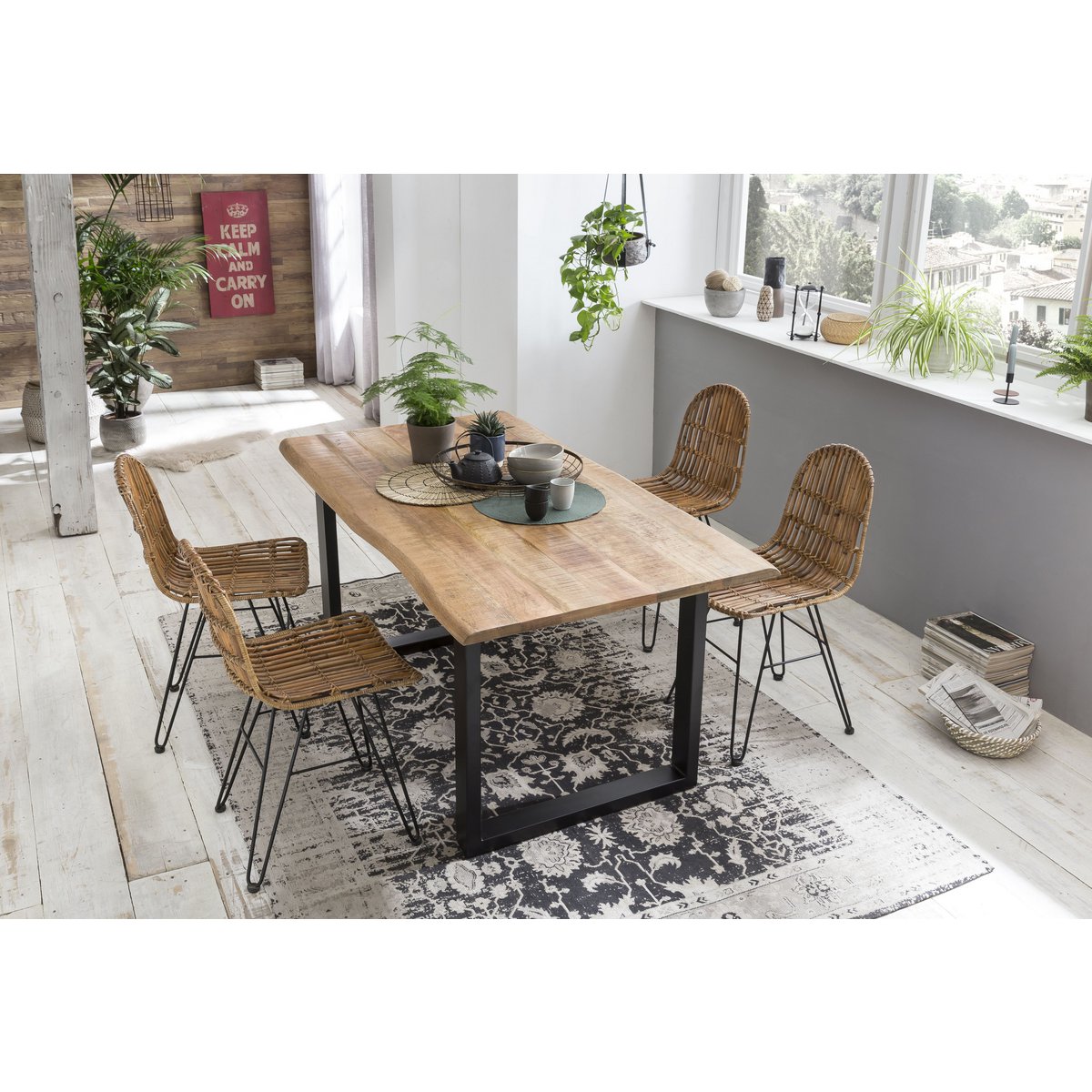 Tafel 160x85 cm, mango naturel ruw gezaagd, zwart frame