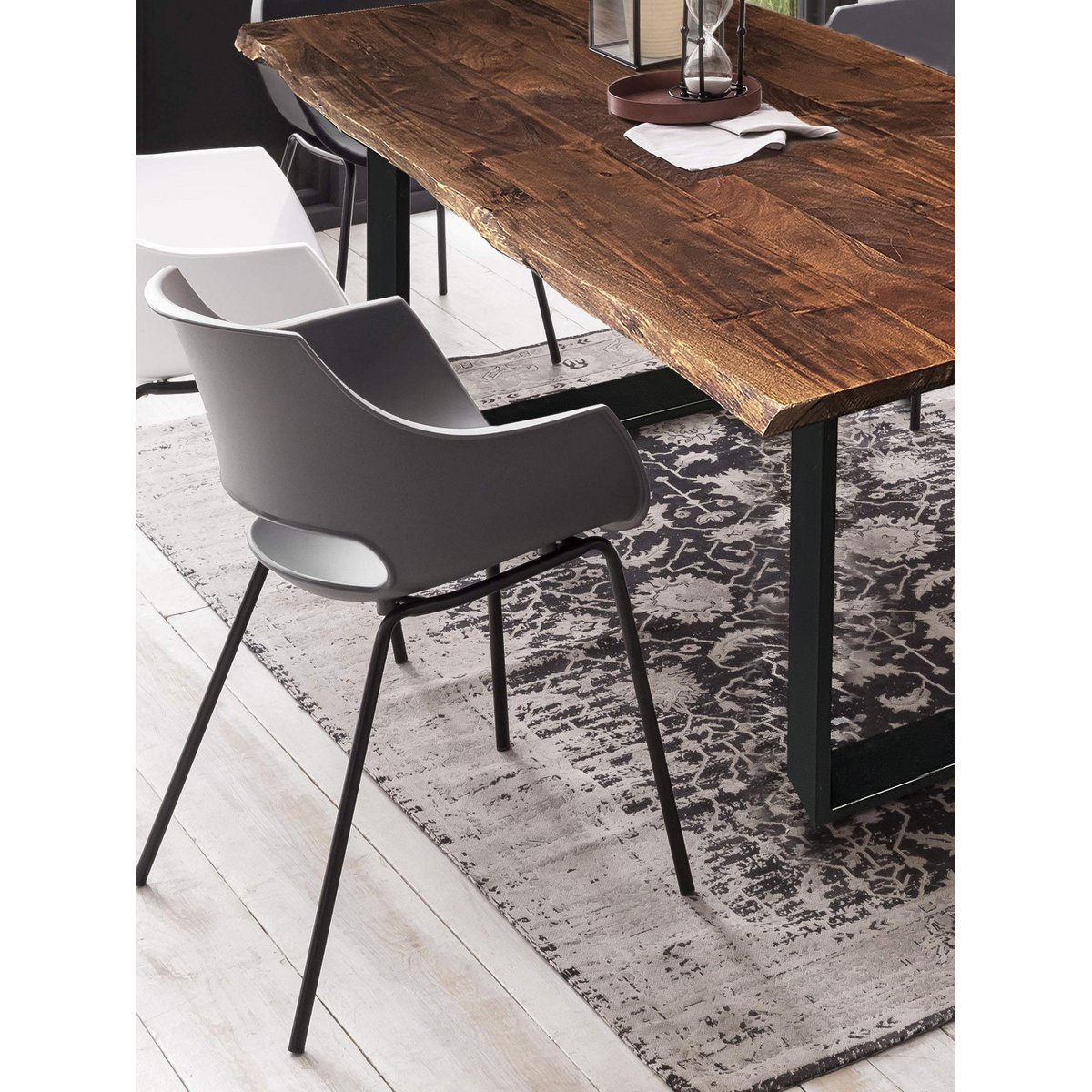 Tafel 120 x 80 cm, blad 26 mm, walnootkleurig