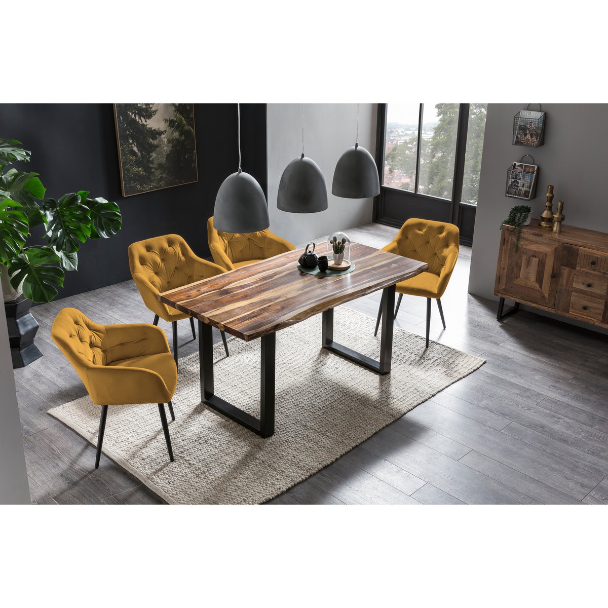 Geel fluwelen fauteuil